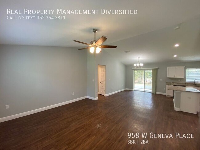 Building Photo - 958 W Geneva Pl