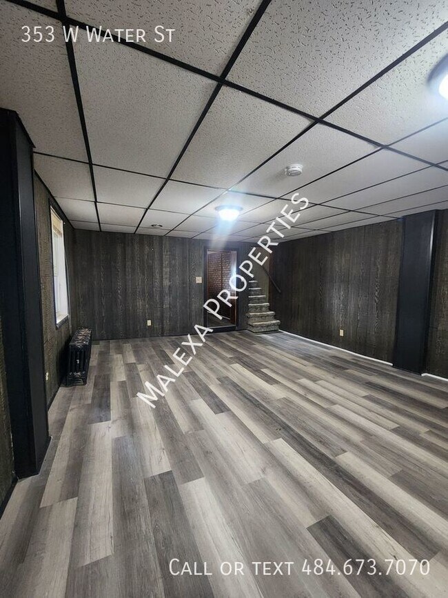 Building Photo - 3 Bedrooms, 1 car garage and finished rec ...