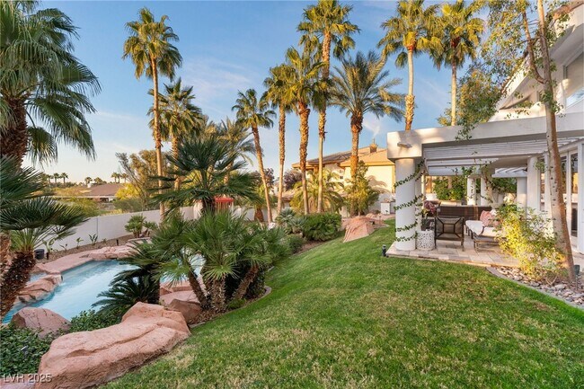 Building Photo - 2057 Troon Dr