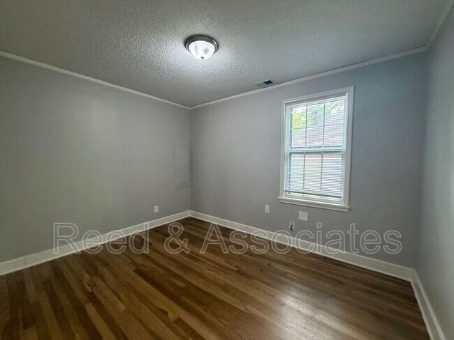 Building Photo - 743 Shotwell St