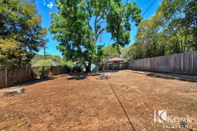 Building Photo - 505 Laurel St