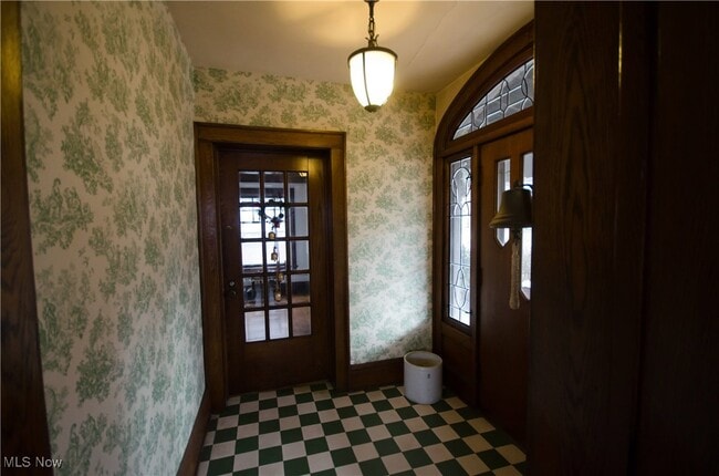 Building Photo - 30 Casterton Ave