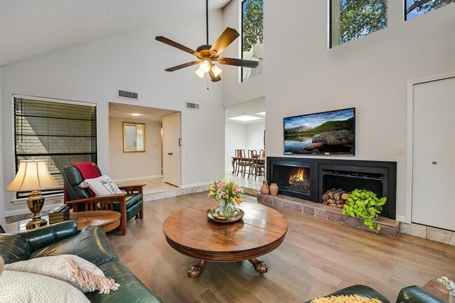 Building Photo - 15 Casa Verde St