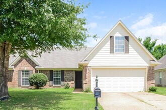 Building Photo - 10316 Cottage Oaks Dr