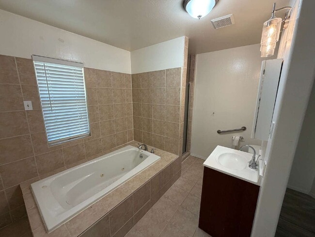 Building Photo - "Charming Concord Retreat: 3-Bedroom, 2-Bath Haven on Bel Air Drive!"