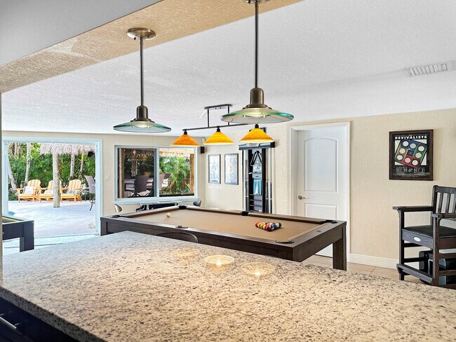 Building Photo - 280 SE 3rd Ave