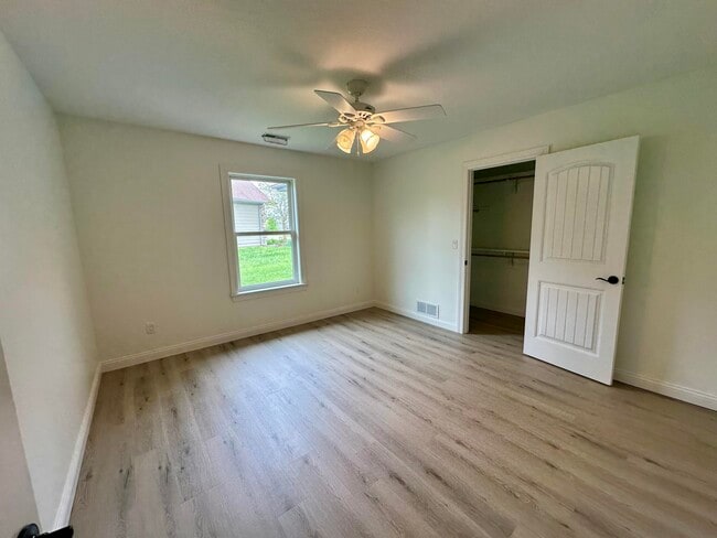 Building Photo - 2004 Bates Creek Dr