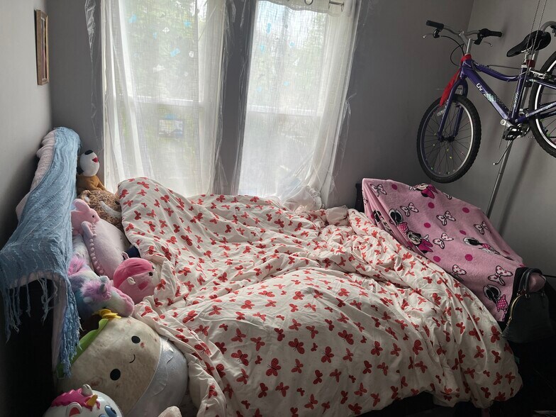 2nd Bedroom - 6504 N Washtenaw Ave