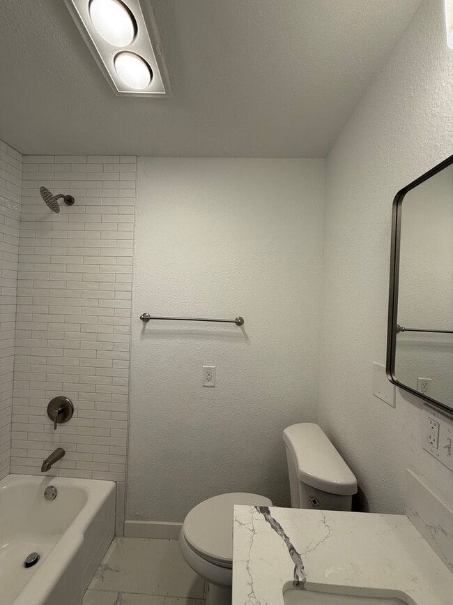 Building Photo - Spacious 3BR + Loft | 2.5BA | Large Yard |...