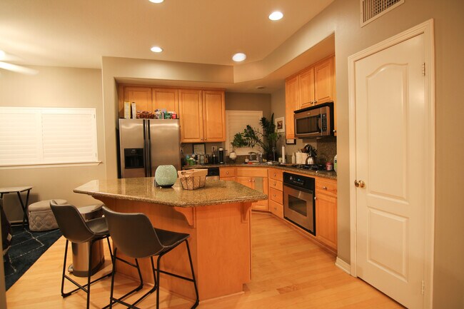 Building Photo - 5730 S Glennie Ln