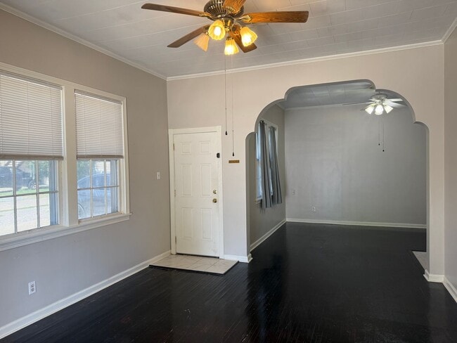 Building Photo - Rental Available: 427A General Mouton Lafayette