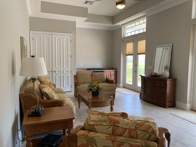 Building Photo - 17 Mahoe Dr S