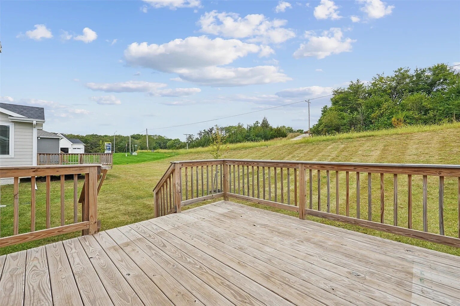 Building Photo - 519 Meadows Ct