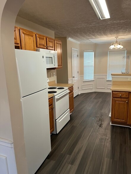 Building Photo - 827 Hannah Ct