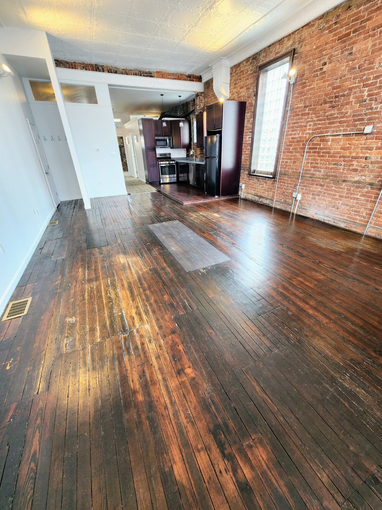 Building Photo - 158 48th St