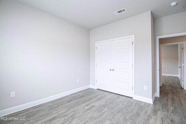 Building Photo - 5209 Fairbury Way