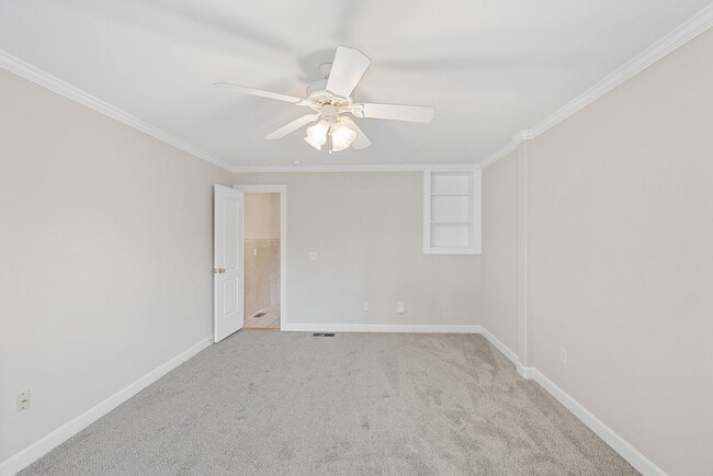 Building Photo - MOVE-IN READY! Quiet Neighborhood near Sho...