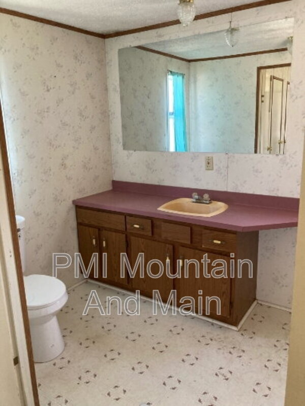 Building Photo - 122 Gamblers Run