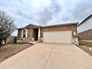 Building Photo - Charming 3/BR 2/BA  Home with Spacious Backyard