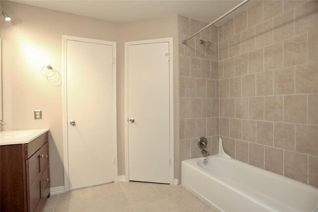 Building Photo - 4243 Yupon Ridge Dr