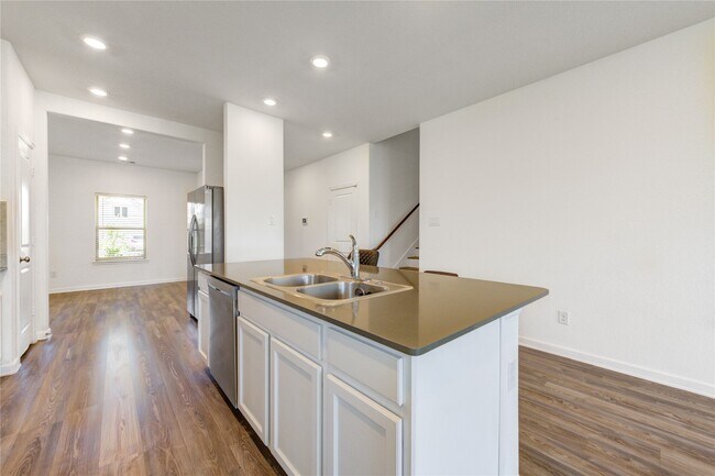 Building Photo - 5511 Downie Draw Ranch Trail