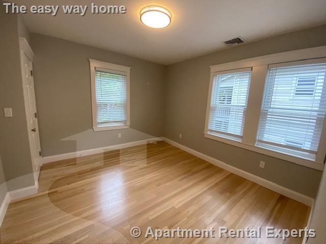 Building Photo - 41-43 Garrison Ave Unit #2