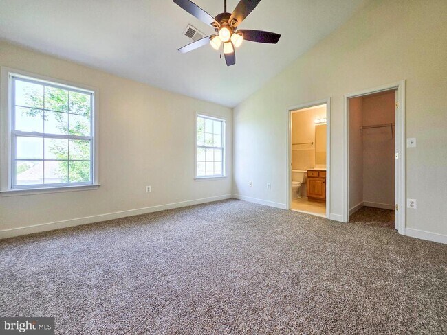 Building Photo - 3300 Broker Ln