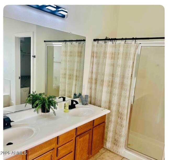 Building Photo - 13724 W San Miguel Ave