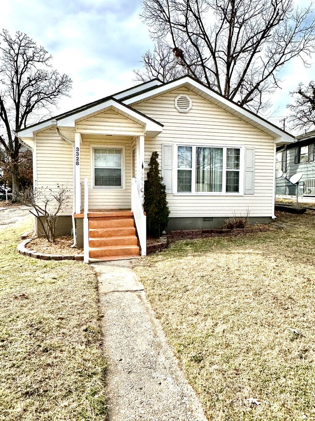 Primary Photo - NICE 3 BEDROOM 1 BATH IN S. JOPLIN-$1,150....