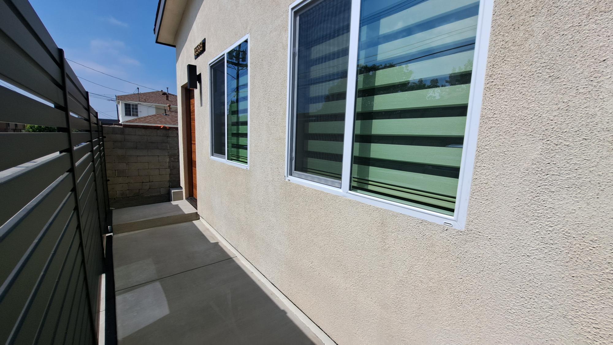 Building Photo - 1658 Del Valle Ave