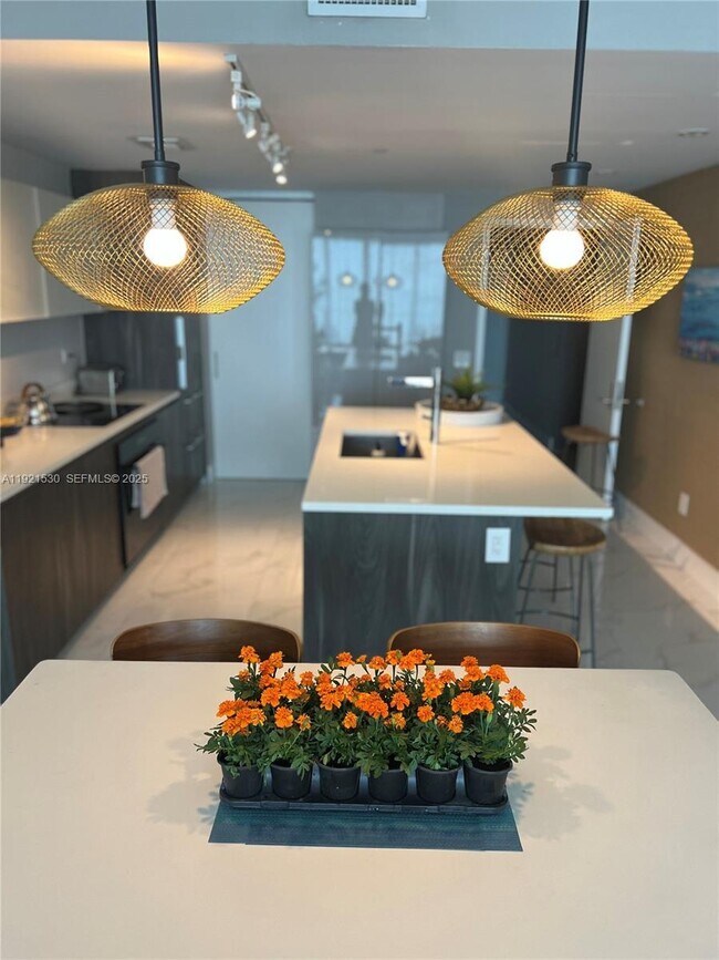 Building Photo - 3131 NE 7th Ave