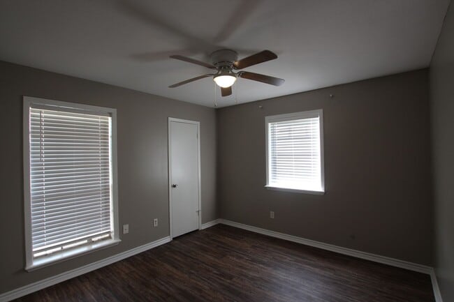 Building Photo - El Cerrito Place 8327/8329