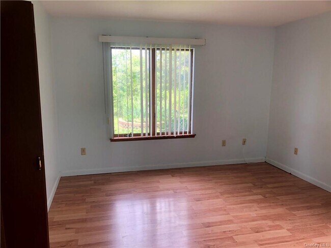 Building Photo - 552 NY-32