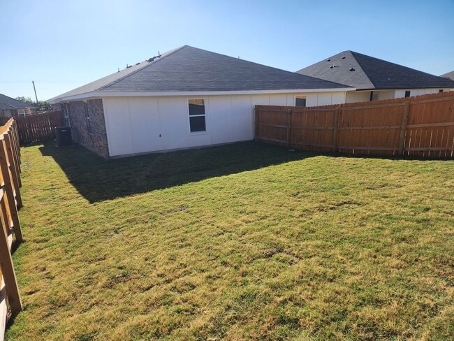 Building Photo - 546 Lost Trl