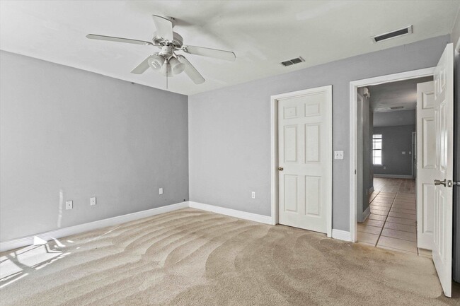 Building Photo - 3194 Sawtooth Dr