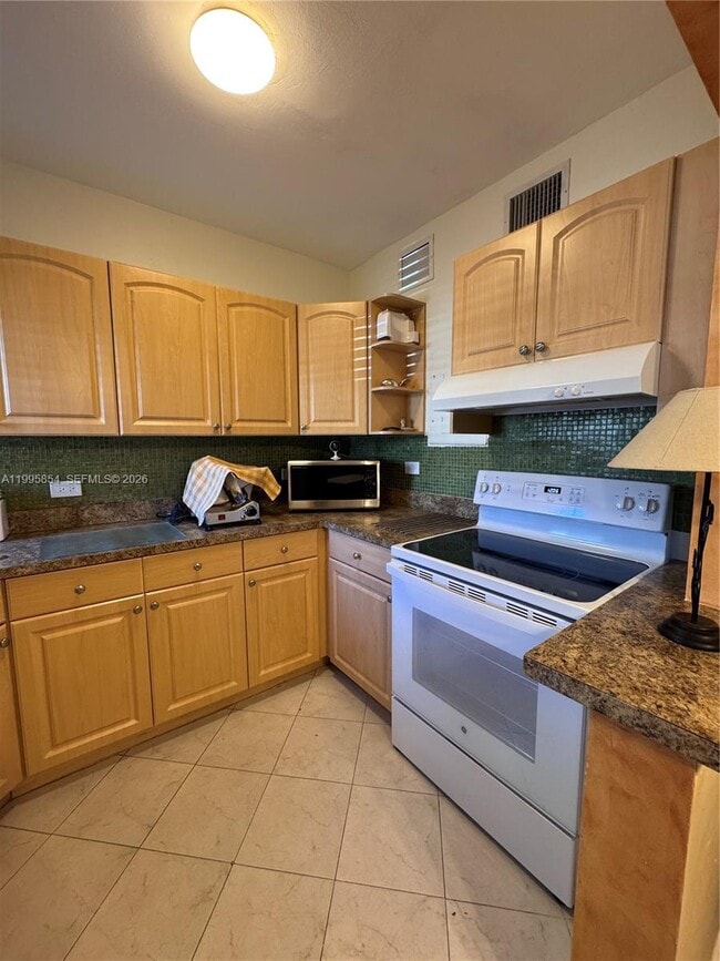 Building Photo - 510 76th St