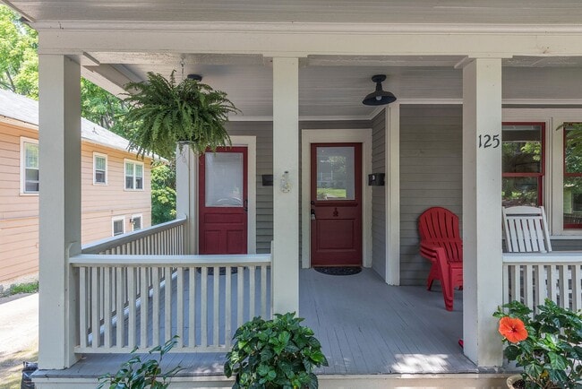 Building Photo - Montford Furnished Rental