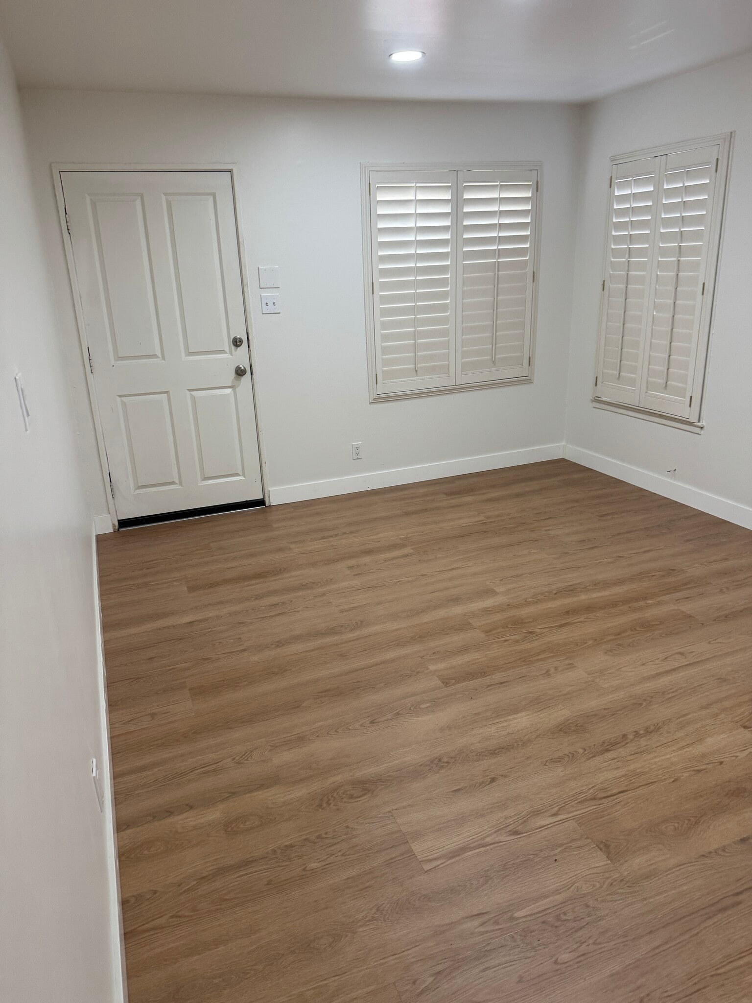 Building Photo - 520 Richmond Ave