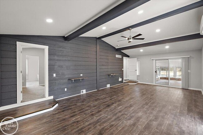 Building Photo - 1765 E Predmore Rd