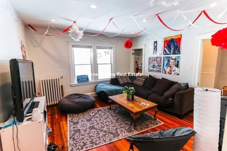 Building Photo - 45 Bowdoin St