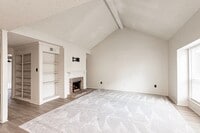 Building Photo - 2 Bedroom Condo with Pool and the Convinience of a Jefferson Hwy Address!