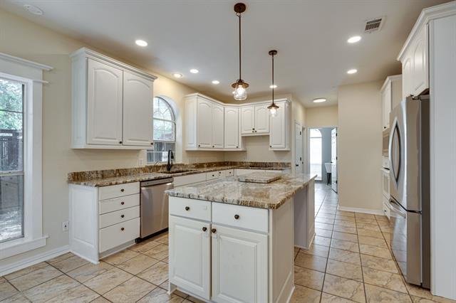 Building Photo - 3937 Valley View Ln