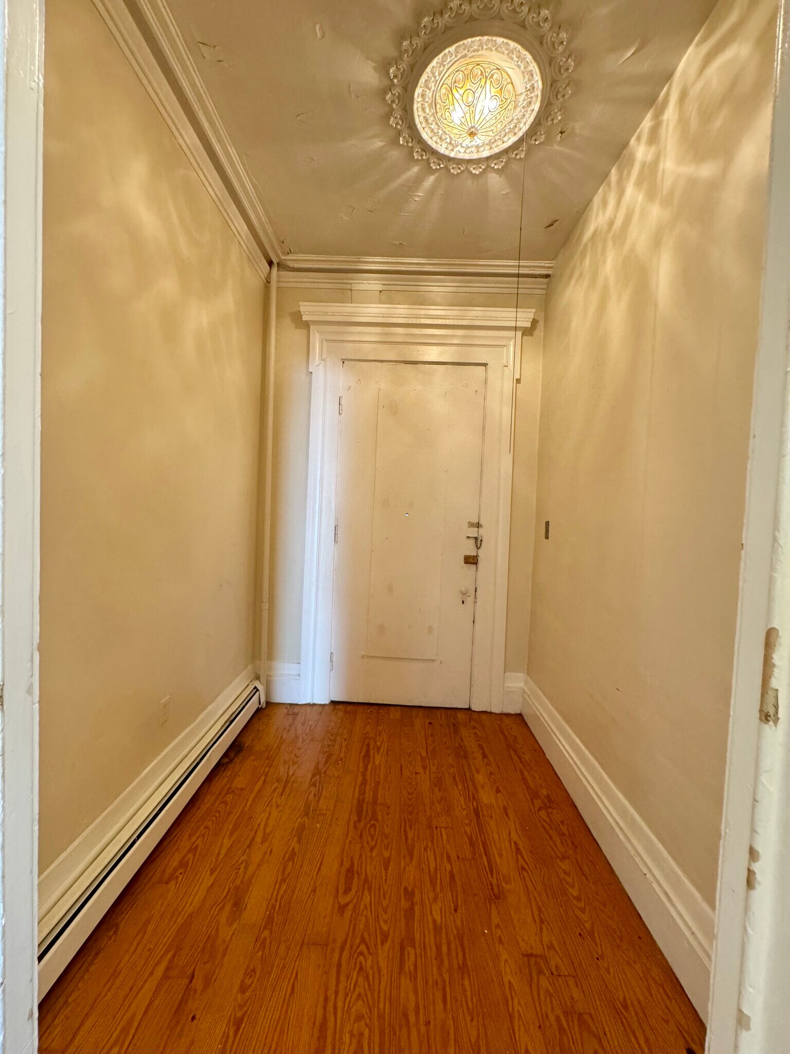 Building Photo - 123 Almy St