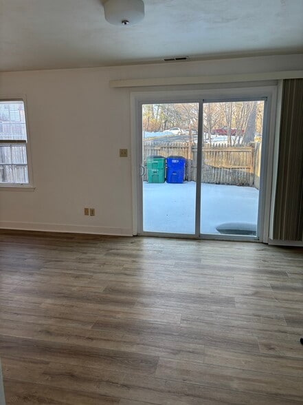 Building Photo - 2806 Newton Ct