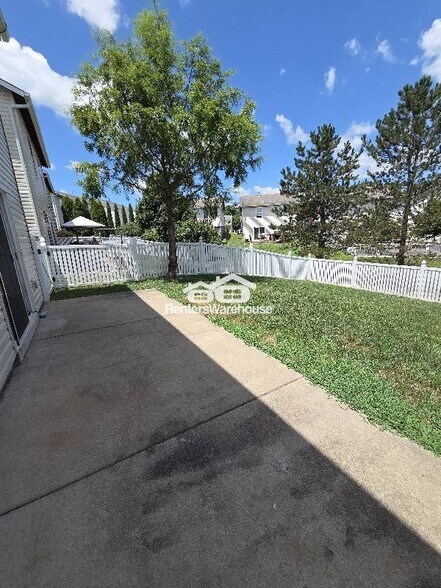 Building Photo - 441 Ramblewood Way