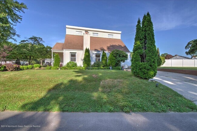 Building Photo - 24 Mt Dr