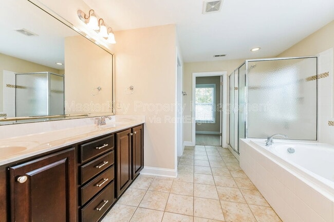 Building Photo - 906 Keaton Ridge Court