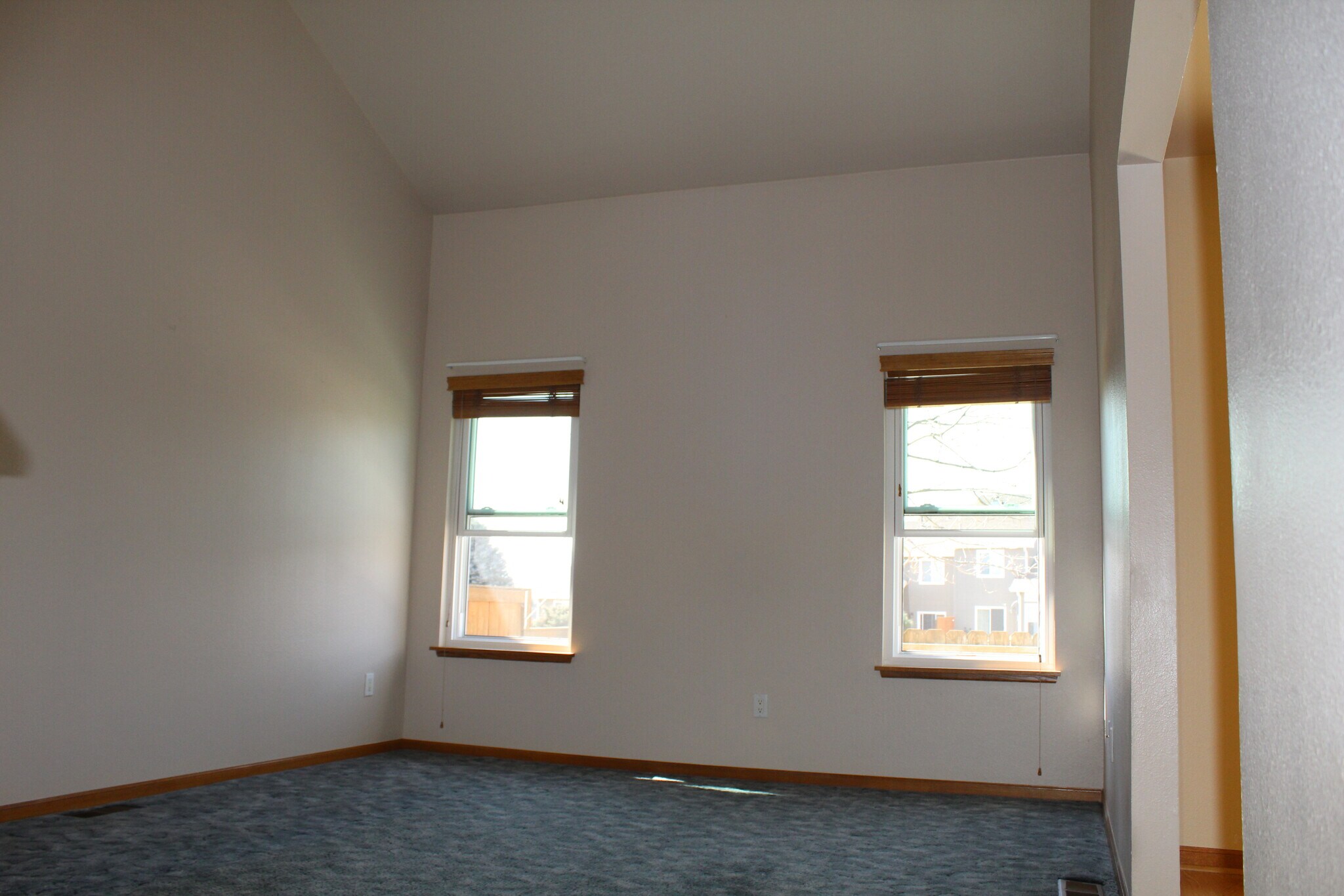 Building Photo - 135 Apple Way