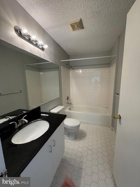 Building Photo - 27 Mendrey Ct