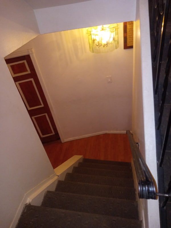 Building Photo - 29 Troy Ave